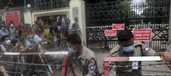Эскалация насилия в Мьянме приводит к тысячам смертей